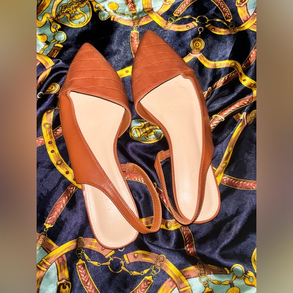 Brown flats size 8 - Picture 2 of 4